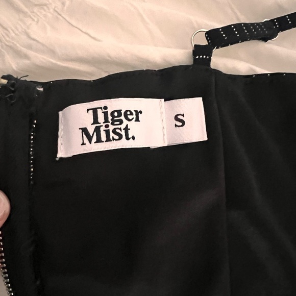 Tiger Mist Black Crop Top - Picture 3 of 5